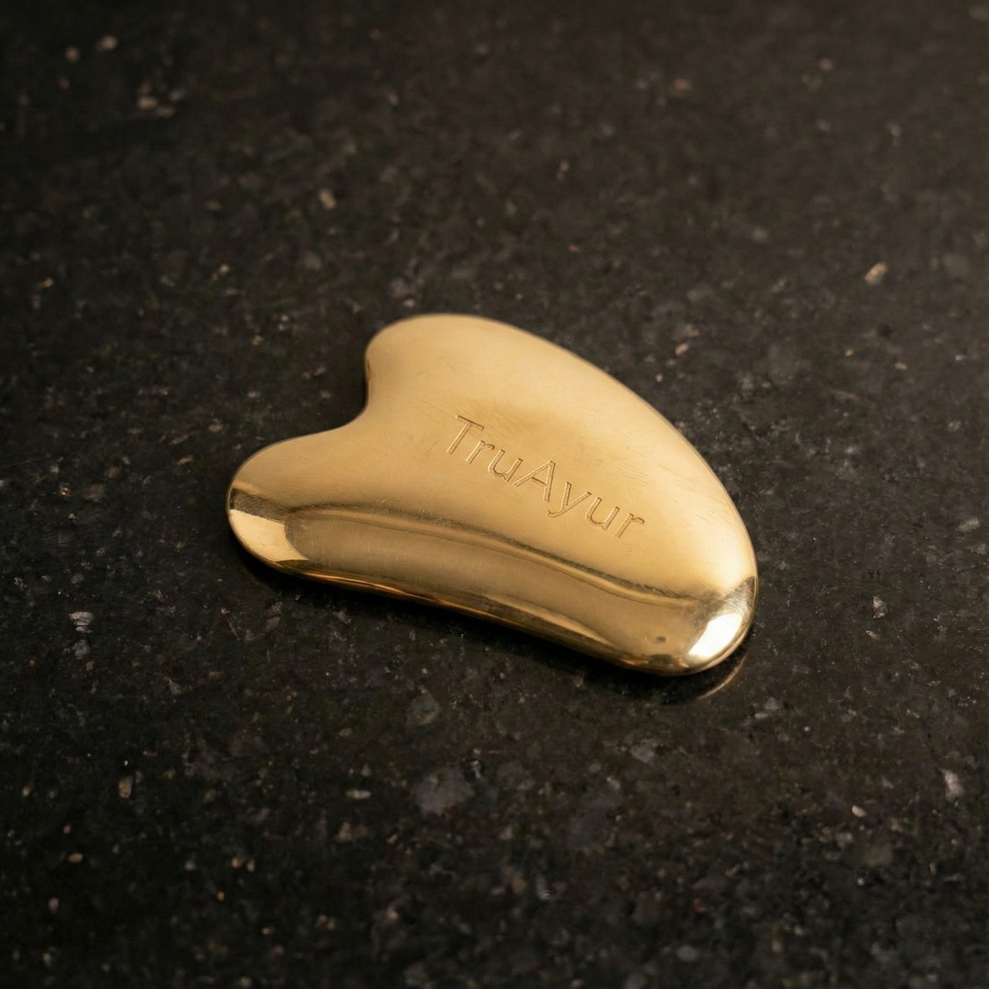 Kansa Gua Sha för konturering och lifting